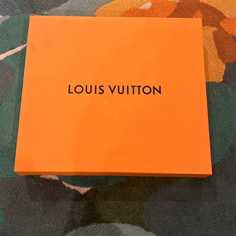 Louis Vuitton box